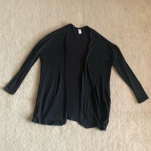 Lightweight cardigan in black. Size Small.